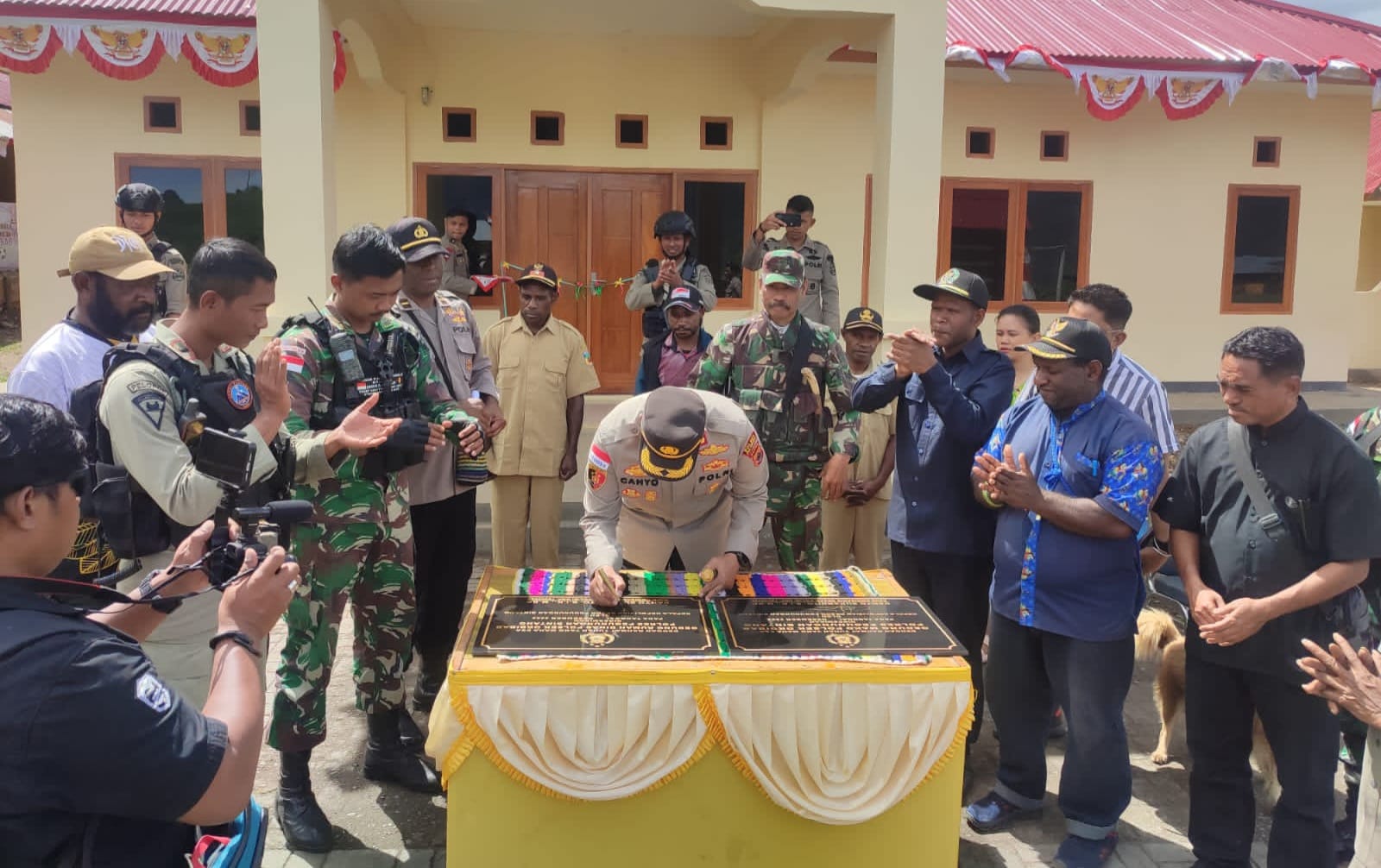 Pesan Sinergitas Satgas Yonif 143/TWEJ Bersama Kita Jaga Papua