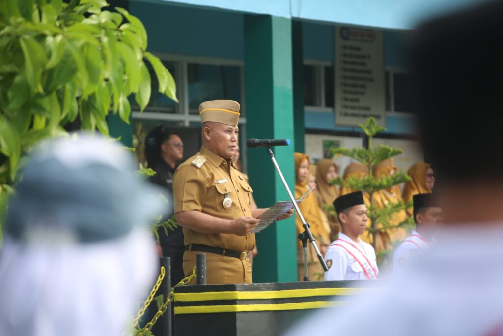 Silaturahmi ke SMA N 2 Kalianda, Bupati Lampung Selatan Jadi Pembina Upacara Hingga Ajak Para Pelajar Berdialog