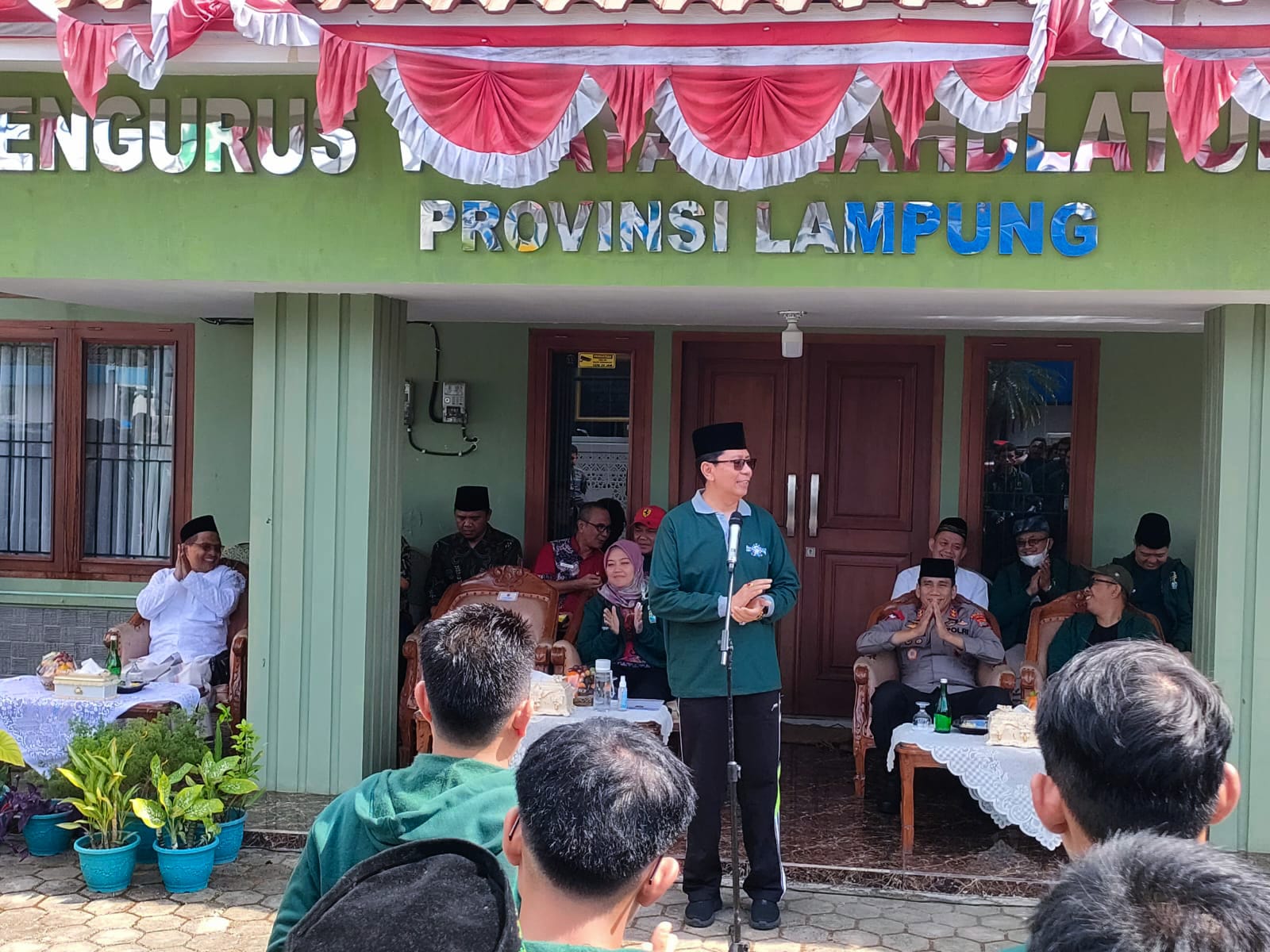 Kapolda Lampung Bersama Ketua PBNU Provinsi Lampung dan Wakil Gubernur Lampung Melepas Kontigen Porseni NU Tahun 2023