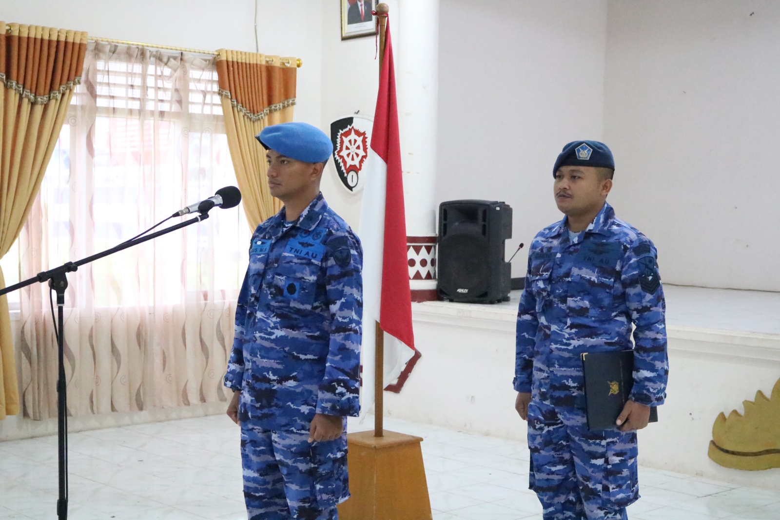 Kadisops Lanud BNY Pimpin Upacara Bendera Tujuh Belasan