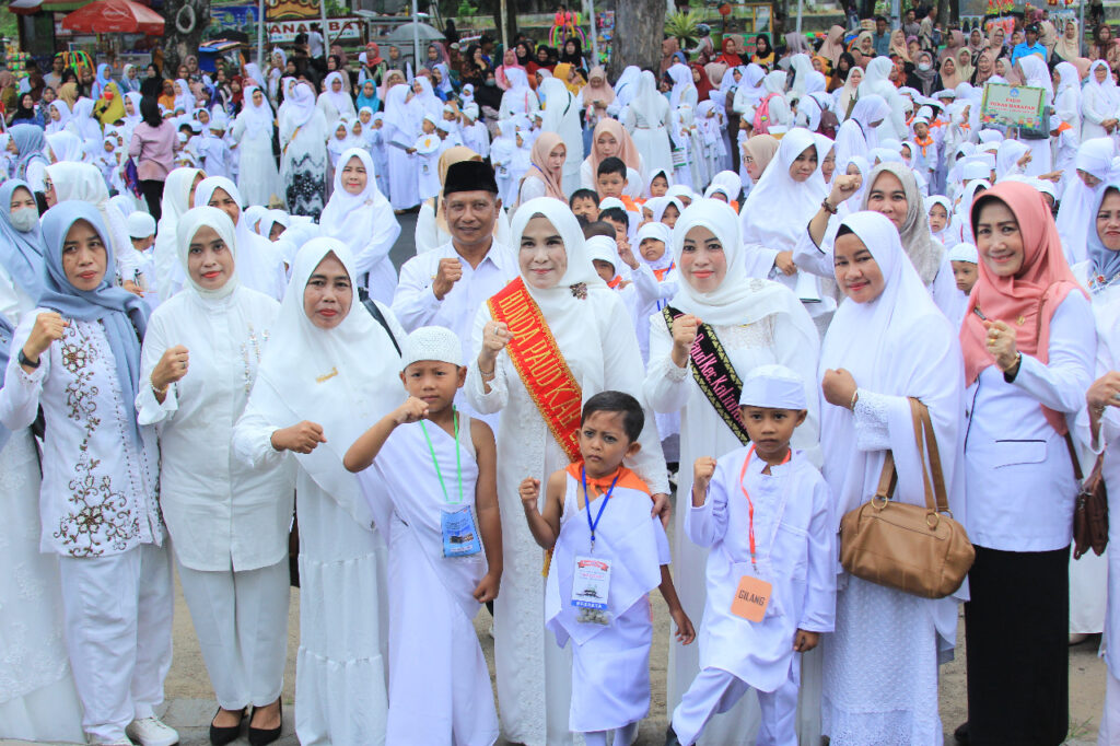 Bunda Winarni Buka Kegiatan Manasik Haji Anak-Anak PAUD dan Kober Kecamatan Kalianda