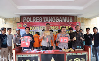 Satresnarkoba Polres Tanggamus Ungkap Ganja Hampir 2 Kilogram dengan 6 Tersangka