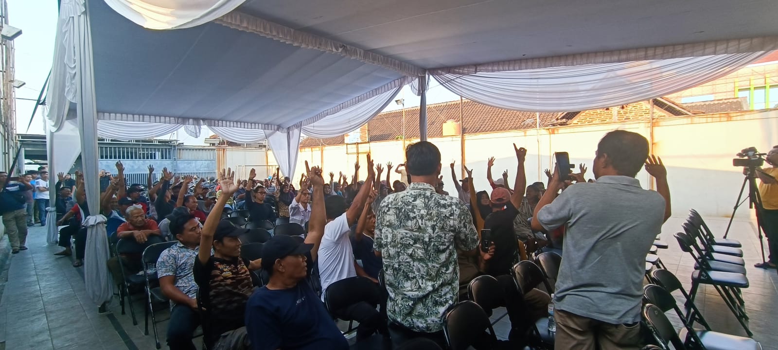 Seluruh Warga Kelurahan Sawah Lama Menolak Renovasi Gereja GPdl Ora ET Labora