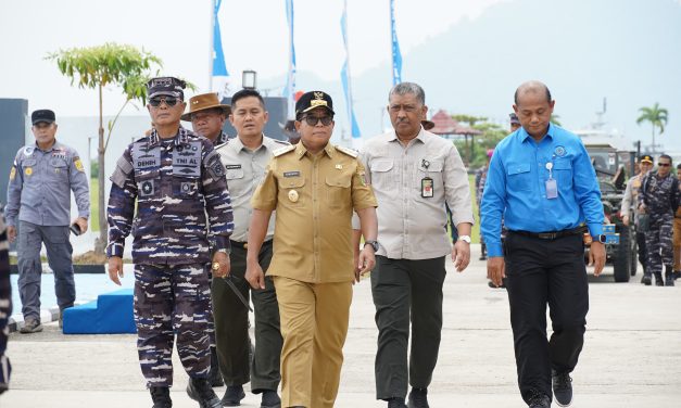 Pj. Gubernur Samsudin Dampingi Kunjungan KSAL Tinjau Program Ketahanan Pangan TNI AL di Lampung