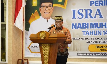 Pj. Gubernur Lampung Hadiri Peringatan Isra Mi’raj 1446 H, Momentum Transformasi Diri Menuju Pribadi Lebih Baik