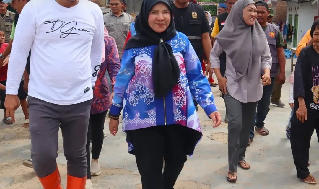 Walikota Bandar Lampung Hj.Eva Dwiana Beserta Sejumlah Jajaran Pemkot Bandar Lampung Kembali Meninjau dan Memantau Sejumlah Titik Lokasi Banjir yang Melanda di Kota Bandar Lampung