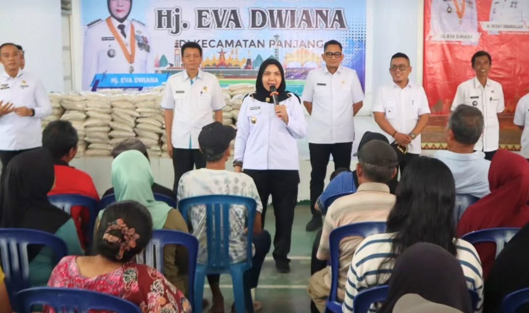 Pemerintah Kota Bandar Lampung Menyalurkan Bantuan Sosial (Bansos) Berupa Beras Kepada 44.611 Kepala Keluarga (KK)