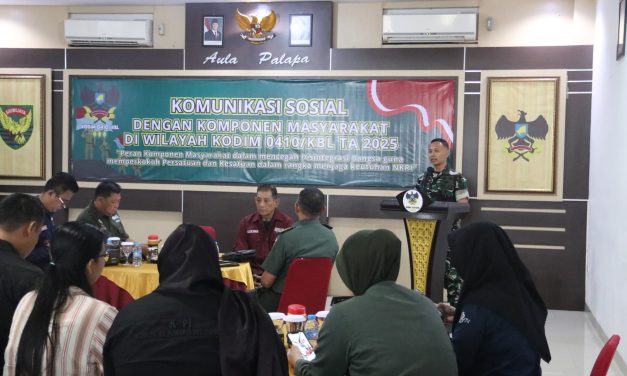 Letkol Inf Roni Hermawan S.H., M.M., menggelar acara silaturahmi coffee morning bersama para jurnalis dan insan media se-Bandar Lampung