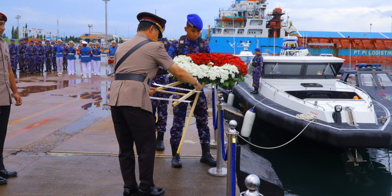 Sat Polairud Polres Pesawaran Ikuti Upacara Tabur Bunga di Laut, Wujud Penghormatan di Hari Bhayangkara ke-79