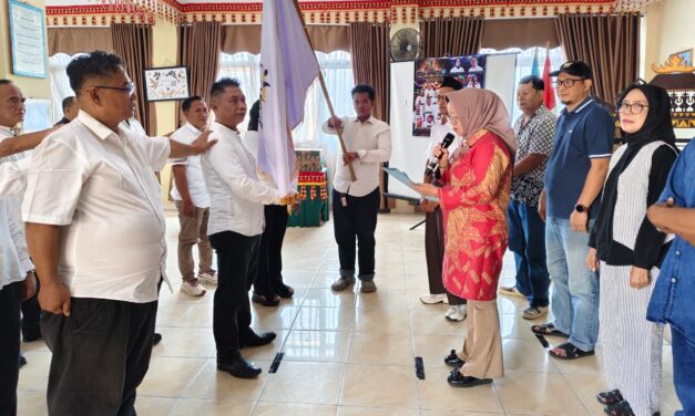 Kepala Sekolah SMP Negeri 5 Bandar Lampung Marlena, M. Pd Lantik Ketua Umum dan Pengurus IKBA-SP45TA